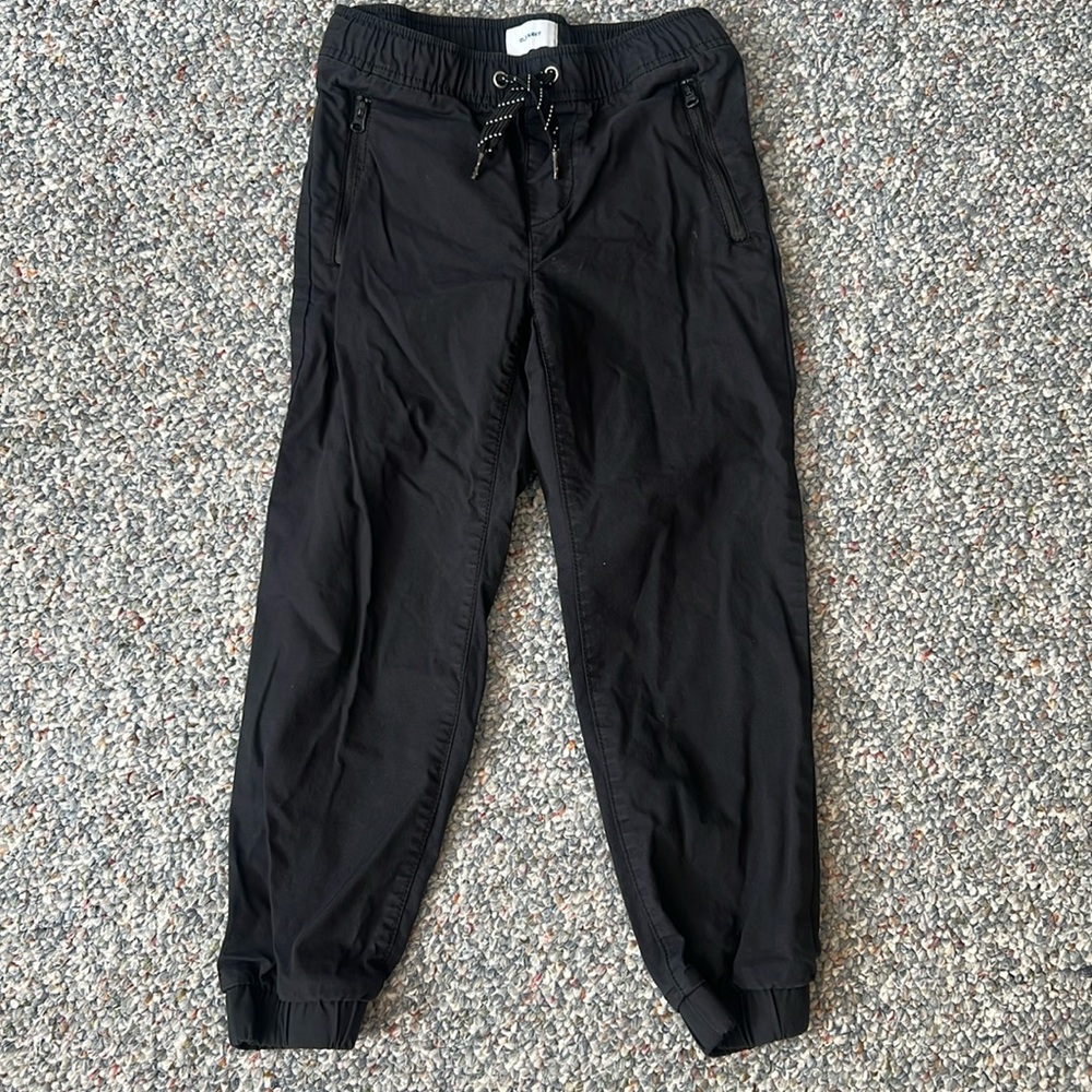 Old Navy boys black twill pants. Size S (6-7). Like new condition!